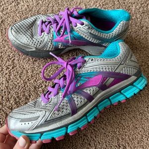 Women’s Brooks GTS 17 Shoes